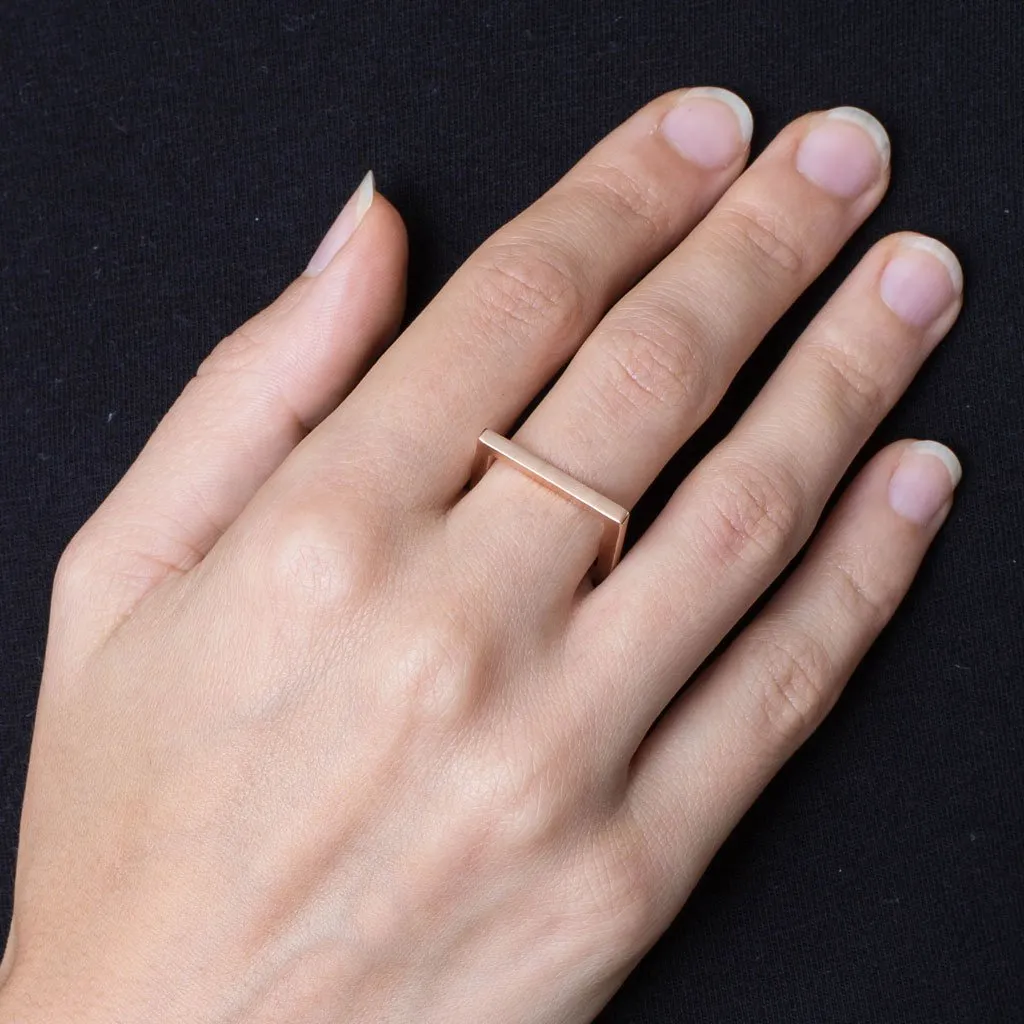 B 216 - Slim Square Ring