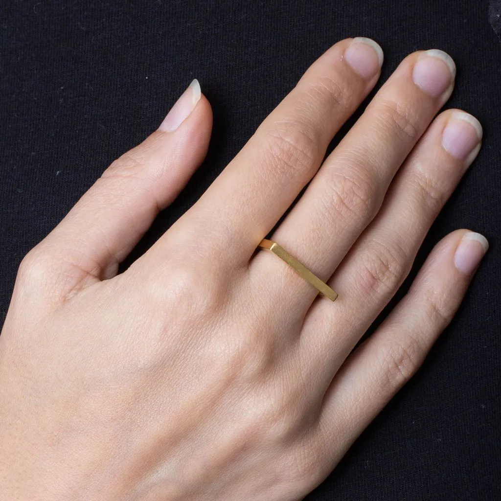 B 216 - Slim Square Ring