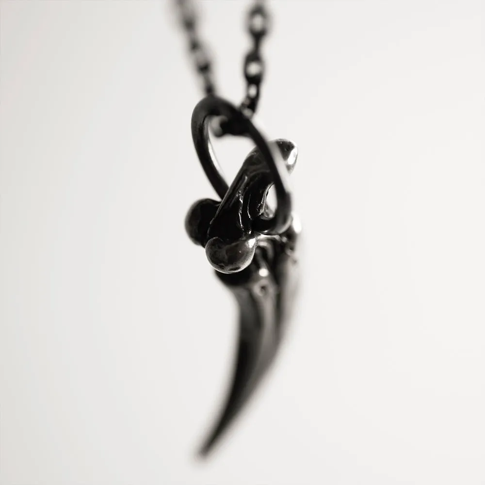 Claw pendant