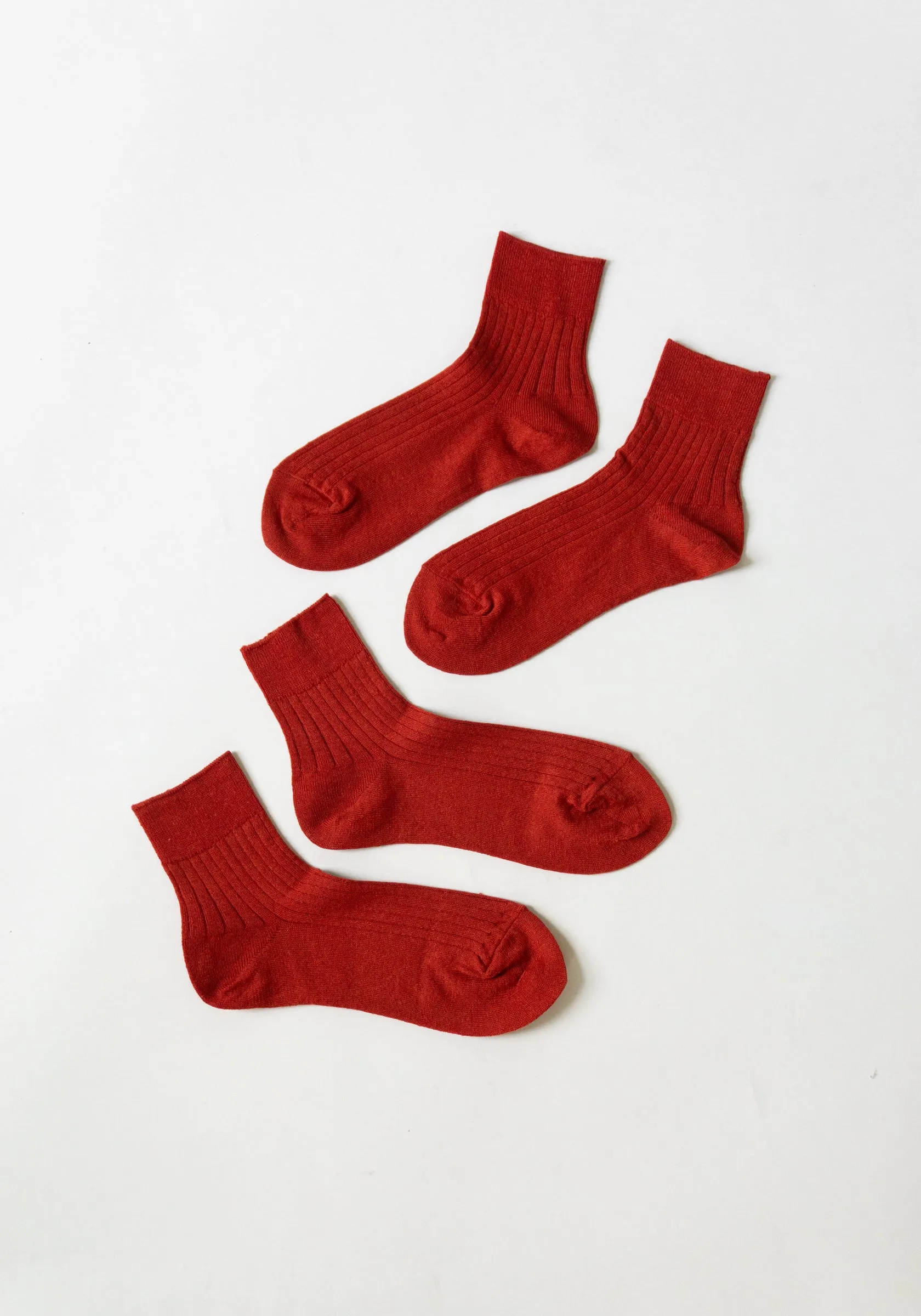 Linen Ankle Rib Socks in Red