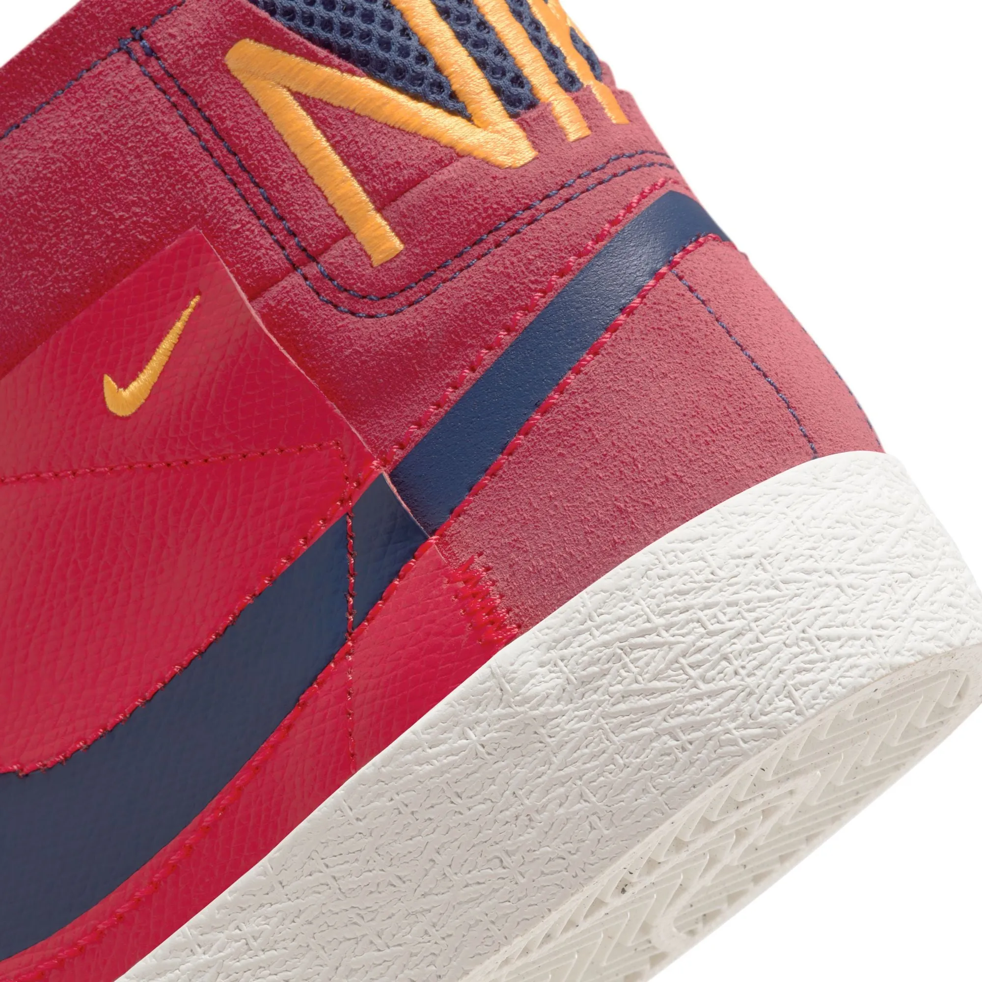 Nike SB Zoom Blazer Mid PRM University Red/University Gold/Summit White/Midnight Navy