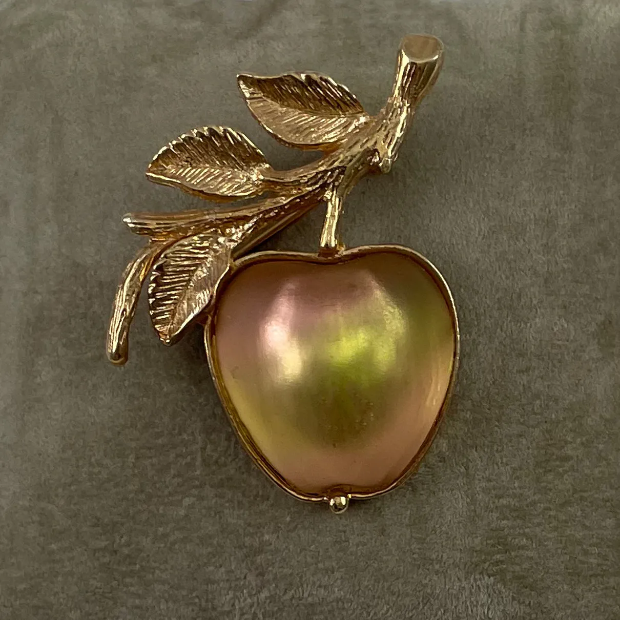 Sarah Coventry Golden Glass Apple Brooch